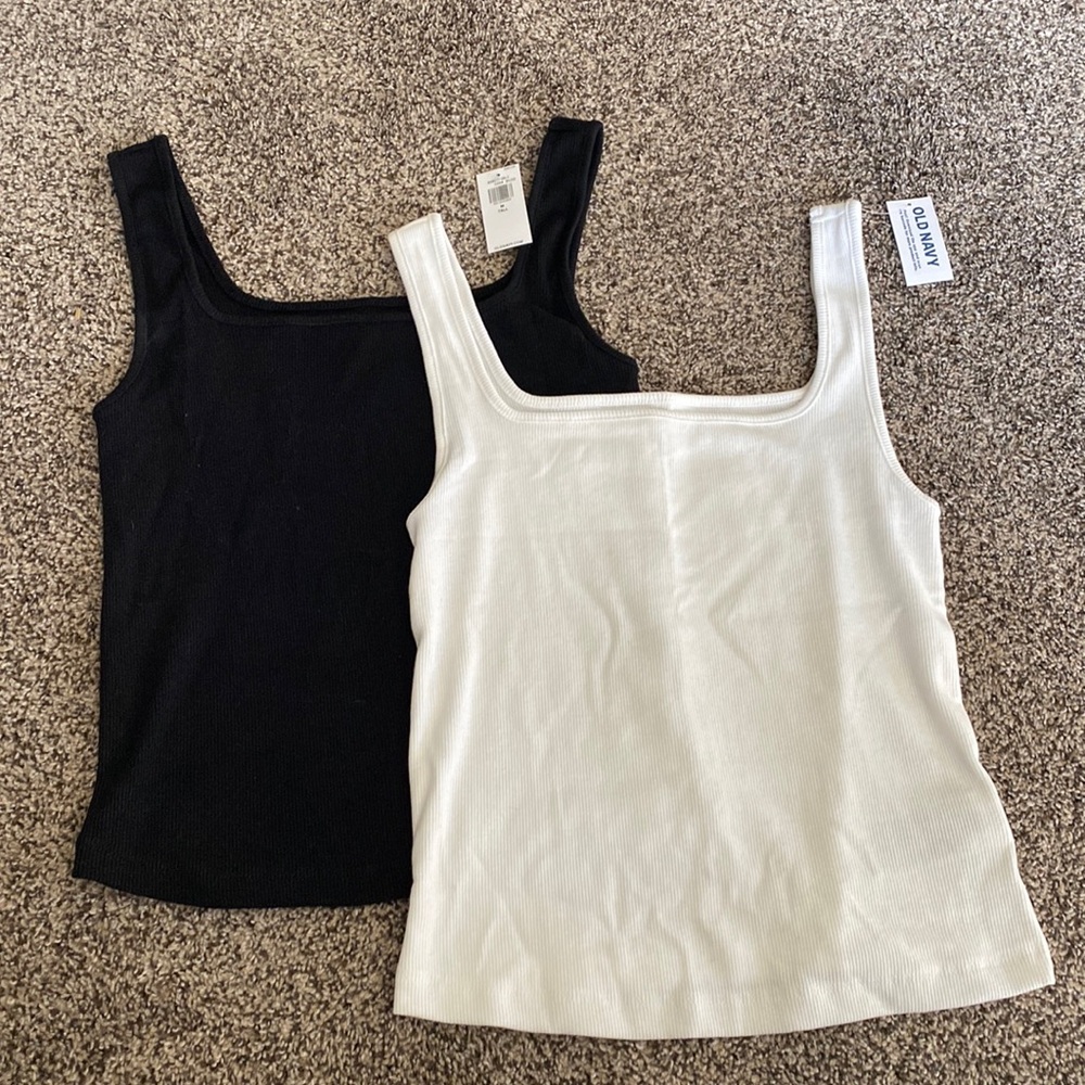 Old Navy Black and White Crop Tops
